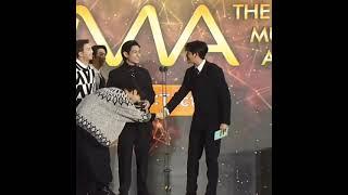 BTS V X actor Hyunsik interaction at 2021 TMA The fact music awards, taehyung