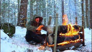 Winter Bushcraft - Wall of Fire - Surviving Freezing Cold