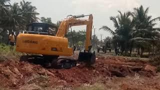 Brand new Liugong 915E Excavator in action... 