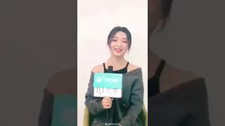 (Mimilee)เบื่องหลัง 咪哒音乐官方 สัมภาษณ์น้องมี่ พร้อมแคปชั่น "สัมภาษณ์เสร็จละ!มีความสุขมีมี่น่ารักจริงๆ"
