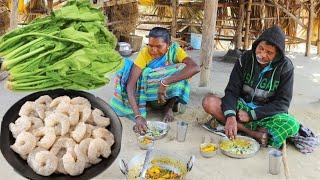 PRAWN CURRY with Spinach recipe cooking & eating by our santali tribe grand maa