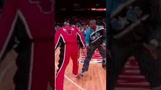 Michael Jordan & Shaq Play 1v1 