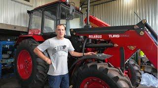 Assembling a Belarus tractor for a Canadian farmer Arendu and his family