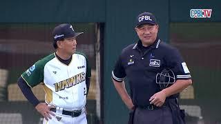 06/17 中信 VS 台鋼 賽前，後勁因鞋子的顏色在賽前更換球鞋