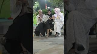 ukhti cantik lucu banget ilang sepatunya bikin ngakak hahahaha