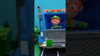 Blippi takes out the trash in his GARBAGE TRUCK! #shorts