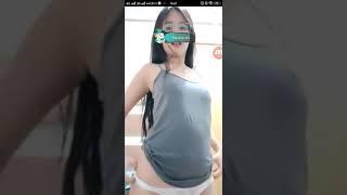 Bigo hot gesek pepek ke bantal hingga basah nanton sampai habis dan subscribe biar ada yg baru