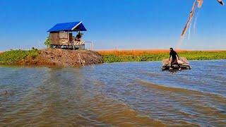 BERTAHAN HIDUP MEMBANGUN RUMAH DI PULAU KECIL DANAU TEMPE