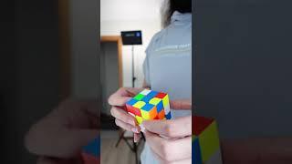 حل مكعب الألوان بثانية واحدة