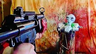 GSG MP5 MACHINE GUN VS Grey Alien! AlienGoBoom