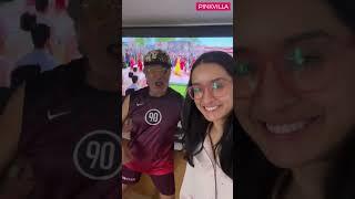 #shraddhakapoor makes her ‘Bapu’ Shakti Kapoor ‘maaro thumka’ #shorts #pinkvilla