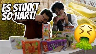 DURIAN IST SO EKLIG ! WIR TESTEN ALLE ASIA SNACKS!