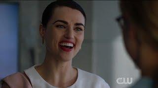 Supergirl 5x13 Lena trusts Supergirl (Alternate Timeline)