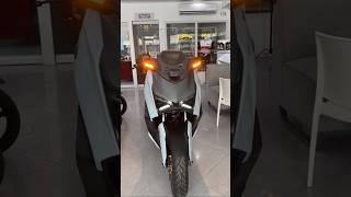 YAMAHA XMAX CEMENT GRAY 2025