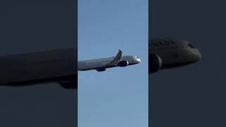Beautiful Air Canada jet with classic livery departs YYZ on a perfect sunny Fall day in Toronto. ️