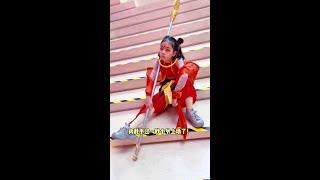 看完电影哪吒2女儿的精神状态绝了！ #cos成哪吒去看哪吒2 #occ致歉 #骗你生女儿 #哪吒cos #春节萌娃超有范 @DOU+上热门 @抖加上热门dou+热点宝@电影哪吒之魔童闹海