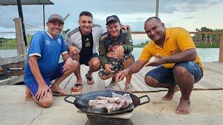 FUI CONHECER A LAGOA DOS COLATINOS E FIZEMOS UMA PESCARIA E TEVE FRITO NO DISCO DE ARADO NA LAGOA