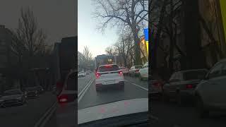 Алматы, проспект  Назарбаева, бывш. Фурманова, вверх по улице, утро