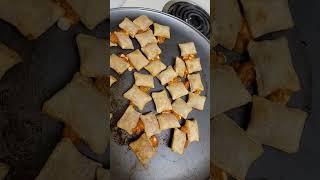 Pizza rolls