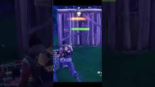 Едем мы значит в Пяторочку, а тут такая суета #fortnite #fortniteclips #фортнайт #фортнайтстрим