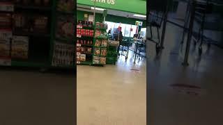 Crazy guy yells at employee because he doesn’t want to wear a mask