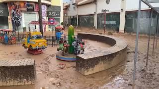 El centro comercial de Bonaire, epicentro de terribles imágenes, es puro lodo tras la DANA