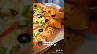 are you a fizza black olives and masroom bigg test fizza recipe #shrts #youtubeshorts