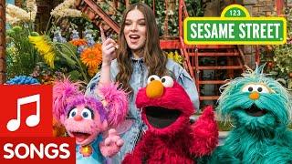 Sesame Street: Hailee Steinfeld Sings I Wonder, What if, Let's Try!