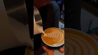 Como hacer tulipanes arte Latte // tutorial de café Latte #latteart #arte #café #coffee