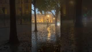 Thunderstorm in Trafalgar Square, Central London #uk #london #nature #londonlife