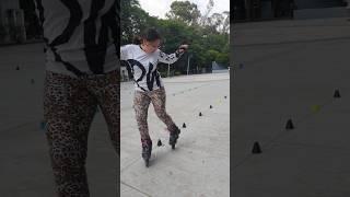 A combo slalom #shorts #patins #manobras ##toetoe #skating #turn #freestyle #excercise #rollerskate