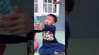 AZKA MEMILIH MAKAN FLOATY SNACK #viral #comedy #funnyvideos #trending #miholstory #shorts