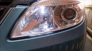 How to replace a headlight bulb in Skoda Fabia, Skoda Roomster