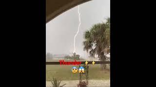 thunder strike on house  #thunder #viral #dangerous #weatherreport #tornado #thunderstorm