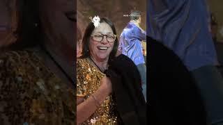 Hilarious Hand Gesture Surprise! 