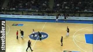 First Russian basketball & streetball freestyle SHOW - team MadHands crew: NEW SHOW 10.01.2009