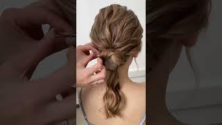 Свадебная причёска. Низкий пучок . Мой Inst: ViBeautyTop . Подписывайся  #hairtutorial #weddinghair