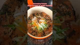 YEONEOJANG COREANO (Sushi na tigela de salmão marinado)