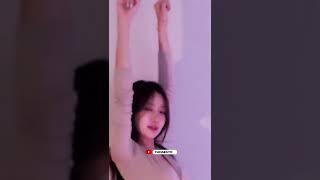 Roll Deep by HyunA Feat. Il Hoon Jung