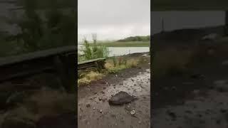 Россияне взорвали дамбу Карловского водохранилища в Донецкой области