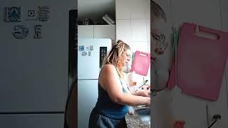 Braless   aunty cleaning