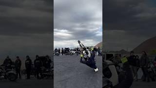 I love linking this combo  feels sooo crazy #stuntrider #harleydavidson #harleywheelies #dyna