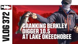 Justin Lucas Cranking the Berkley Dredger 10.5 at Lake Okeechobee - TW VLOG #372