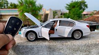 BMW i7 Scale 1/24 Die-Cast Model Car Miniature - White [ Unboxing ]