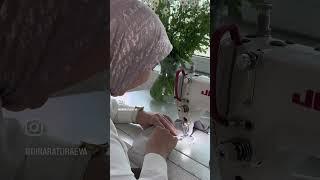  Классик кийимлардаги асосий эътибор бу ёқа қисмига қаратилади.