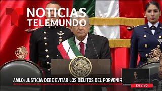 Legisladores interrumpen discurso de AMLO para contar del 1 al 43 por desaparecidos de Ayotzinapa