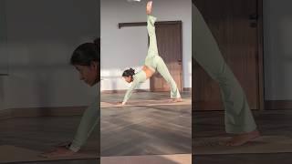 Leg stretch flow, fitness coach in Riyadh #fitness #yogastudio#fitnesstrainer #riyadh #saudiarabia
