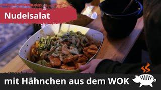 Grillschweine Nudelsalat mit Hähnchen aus dem WOK