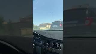 SAA  Davlat odami telefonda Mashina xaydayapti Gayi jim