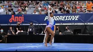 Simone Biles do an amazing Amanar (stick it)